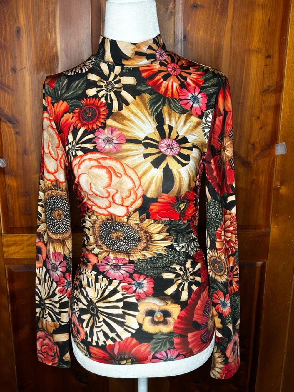 FARM Rio Flowershop Long Sleeve Mock-Neck Ruched Waist Jersey Top Blouse